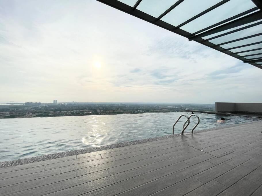 Quartz Near To Jonker Walk With Infinity Pool Cozy 3B2B Malacca Exterior foto